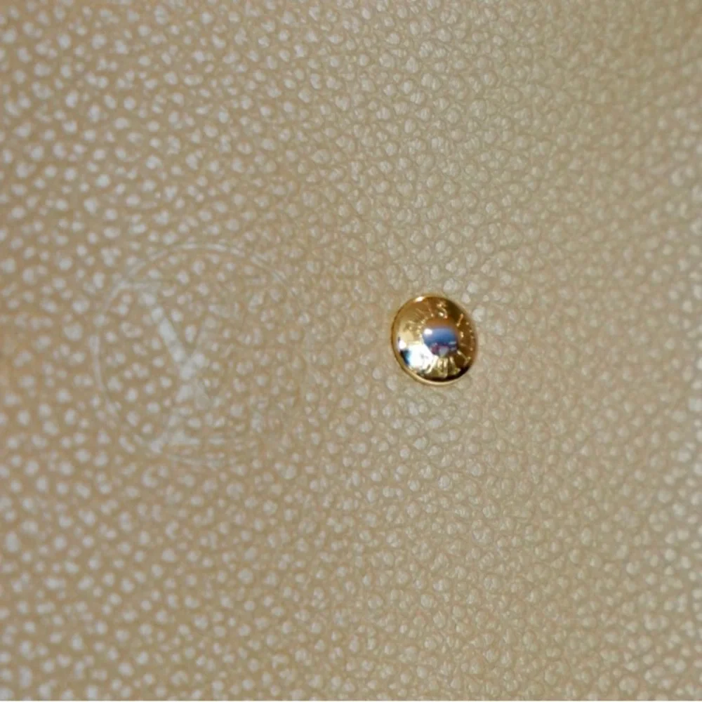 Louis Vuitton Venus Monogram Brown Sesame Tote or Shoulder Bag - Like New - Picture 7 of 15